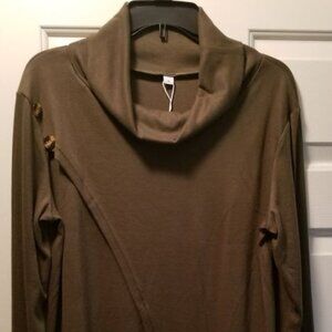New with Tag Comfy Plain Green Turtle Neck Top Size Small